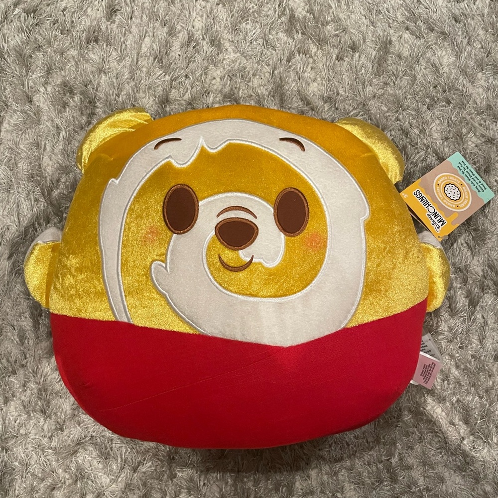 Disney Munchlings Honey Cake Winnie the Pooh Medium Plush - Disney